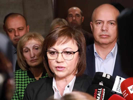Корнелия Нинова и депутатите на БСП