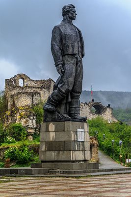 Най-големият паметник на Левски е в Ловеч