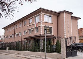 Напрежение между конкуренти с домове за възрастни – на прицел е бивш общинар в Пловдив (Снимки)
