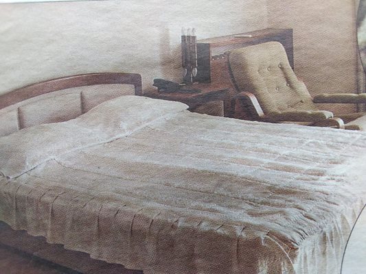 Леглото, в което е спал Тодор Живков в президентския апартамент на резиденция "Магнолия"