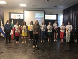 Зам.кметът Диана Саватева откри 25-то издание на поетичния конкурс.