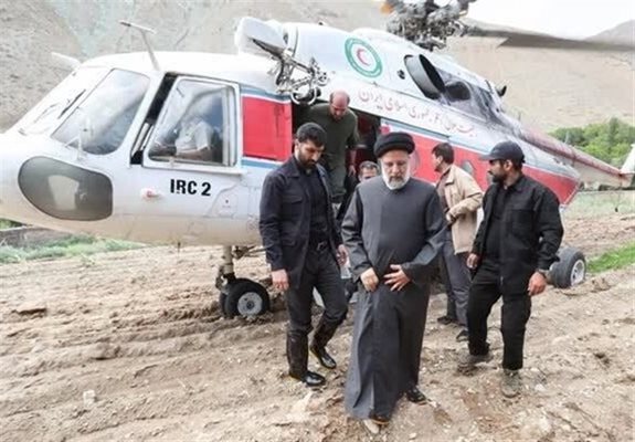 Спасители в Иран се опитват да достигнат до хеликоптер, участвал в „инцидент" с президента Ебрахим Раиси на борда СНИМКА: Екс/tansimnewsagency