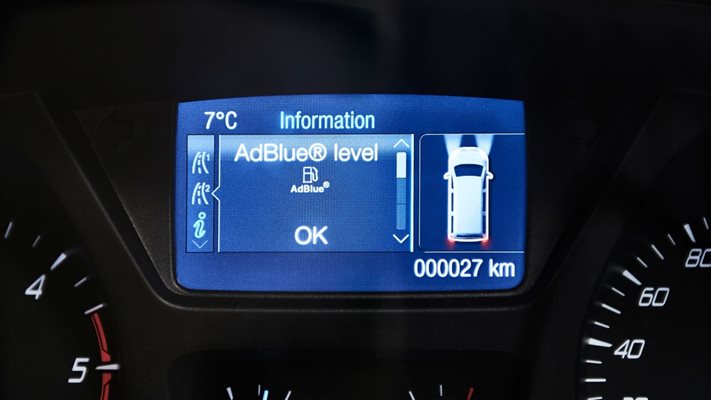 Специален светлинен индикатор предупреждава, когато трябва да се налее AdBlue. Снимка:AdBlue