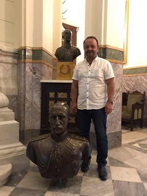 Секретарят на община Попово Владимир Иванов е сред инициаторите за възстановяването на паметника на цар Борис Трети в града.