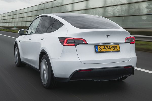 Tesla Model Y е най-продаваната кола в Европа през февруари, въпреки базовата си цена от 45 000 евро. Снимка: "Тесла" Нидерландия