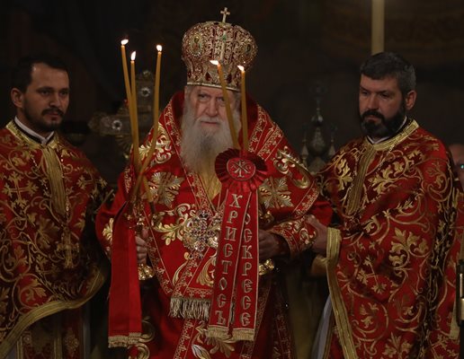 Патриарх Неофит: С обновена надежда посрещаме Рождеството на Пресвета Богородица