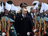 Посрещнаха Путин с 21 оръдейни салюта на военна церемония във Виетнам