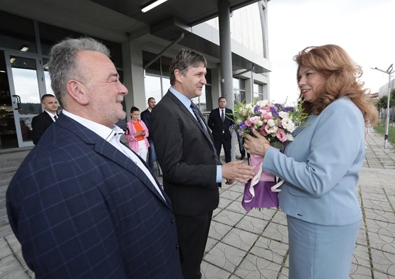 Вицепрезидентът Илияна Йотова откри Паисиевите дни в Самоков. Снимки прессекретариат на държавния глава