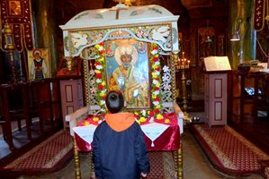 Епископ Висарион отслужи литургия в храм „Св. Николай“ в Смолян