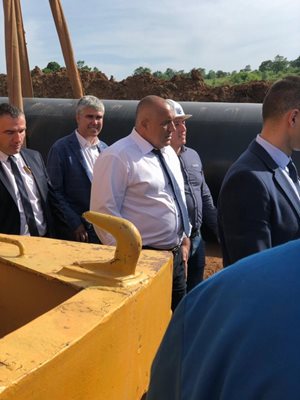 Премиерът Бойко Борисов инспектира преди няколко месеца съоръжения на газопреносната инфраструктура, част от продължението на “Турски поток” през България.
