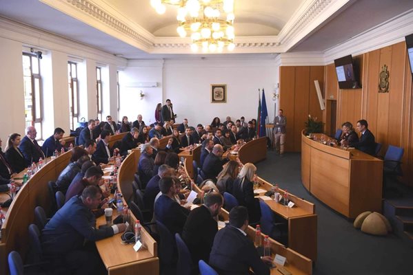 За трети път общинските съветници в София избират председател