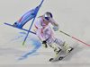 Кралицата на ските Линдзи Вон падна лошо на състезание, изнесоха я на носилка (видео)