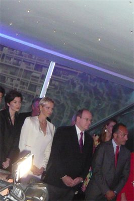  Принц Албер със съпругата си Чарлийн Грималди на 4-годишнина на тузарски клуб в Монако