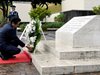 Японският премиер се покланя в  Пърл Харбър, но не се извинява