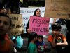 Сирийски бежанци протестираха пред германското посолство в Атина