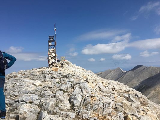 Връх Вихрен е най-изкачваният от туристите в Пирин.