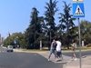 Шофьор и пешеходец се сбиха на кръстовище в Бургас (Видео)