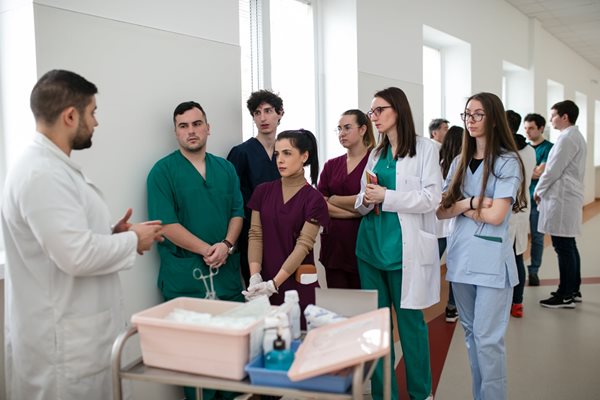 “Александровска” е най-голямата база за обучение на бъдещи лекари у нас, като към момента специализантите са 245. СНИМКА: ФЕЙСБУК НА “АЛЕКСАНДРОВСКА”