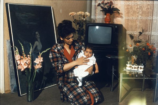 Татяна Титянова заедно с малката си дъщеря Глория, снимана няколко дни преди да почине.