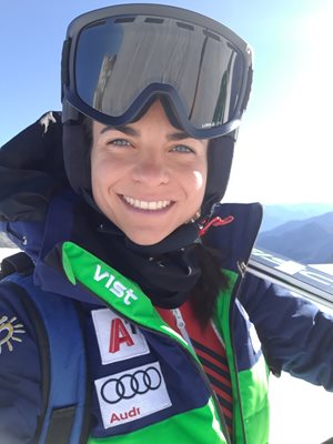 Италианка избра да кара ски за България