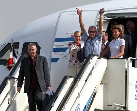 Преди 15 години, на 24 юли 2007 г. малко преди 10 ч сутринта, българските медицински сестри и лекарите Здравко Георгиев и Ашраф ал Хаджудж се завърнаха в България на борда на френски правителствен самолет, придружавани от Сесилия Саркози - съпруга на тогавашния френски президент, и външния комисар на ЕС Бенита Фереро Валднер.