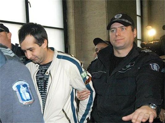 Даниел Димитров-Релето се оплака на съда, че му е лошо.