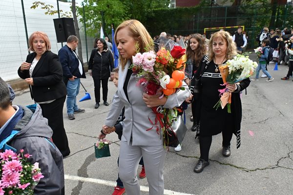 Учителите у нас са над 86 хил., но липсват кадри за специалности като математика и природни науки.
СНИМКА: ГЕОРГИ ПАЛЕЙКОВ