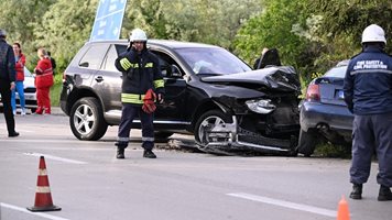 Търсят геодезисти за катастрофата с колата на НСО край Аксаково