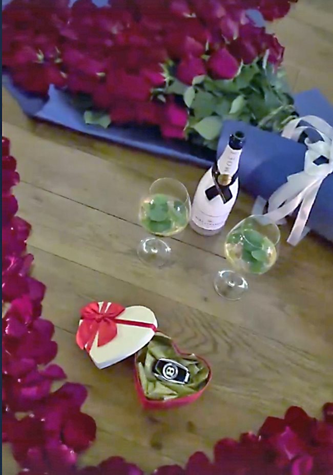 Миро се погрижи за доброто настроение на жена си с рози и шампанско