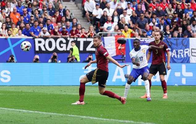 Рандал Коло Муани стреля при гола за Франция
Снимка: uefa.com
