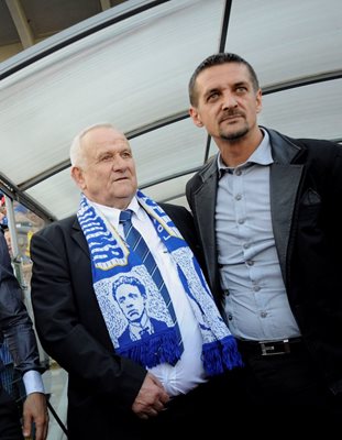 Пажин заедно с бившия треньор на "Левски" и настоящ на "Литекс" Люпко Петрович