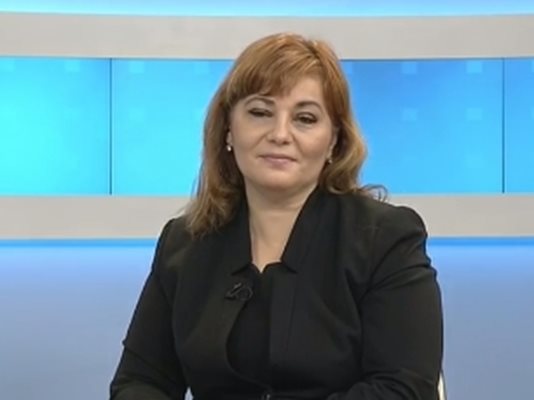 Председателката на Българският фармацевтичен съюз проф. Асена Сербезова КАДЪР: БНТ