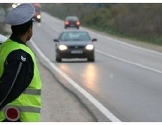 Проверки по метода "широкообхватен контрол" изненадаха шофьдрите на пътя Варна-София Снимка: архив