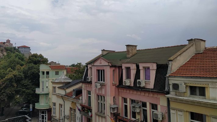 Облачно, но топло време ни очаква днес - в Пловдив 32°