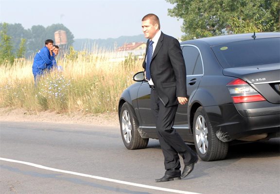 Николай Цонев пристига в Челопечене.