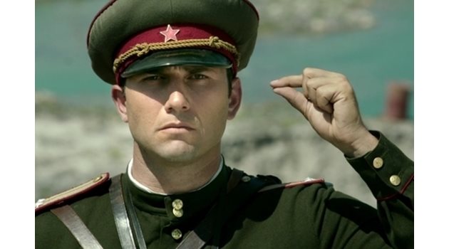 ПРЕД КАМЕРАТА: Цветомир Ангелов-Цуки в главната роля на лейтенант Колю Кралев.