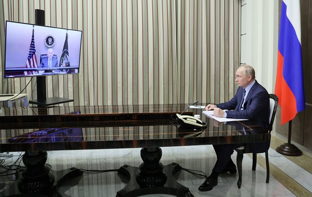 Разговорът между президента на САЩ Джо Байдън и руския държавен глава Владимир Путин, осъществен днес чрез видеоконферентна връзка, завърши около 20.10 ч. московско време. Снимка Ройтерс