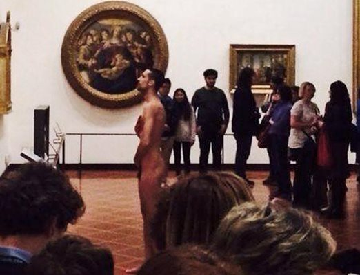 Оливейра пред "Венера" в галерията "Уфици"