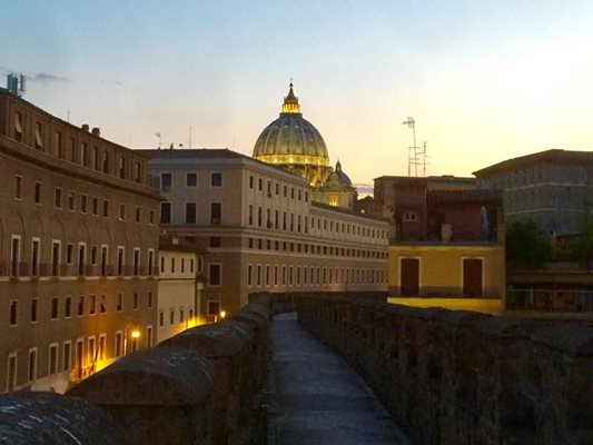 Тайният коридор, по който папите стигали от Ватикана до крепостта “Сант Анджело”.