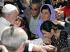 Папата заведе от Лесбос в  Рим 12 сирийски бежанци