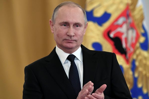 Руският президент Владимир Путин подписа закона за увеличаване на срока на наказанията за телефонен тероризъм от 5 на до 10 години лишаване от свобода. Снимка РОЙТЕРС