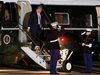 Самолетът с освободените от Северна Корея американци се приземи край Вашингтон, Тръмп ги чака