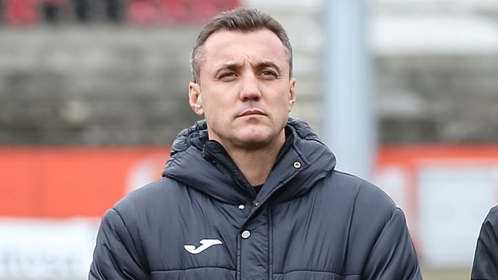 Треньорът на "Локо" (Сф) Станислав Генчев:
Няма да сменям Мъри!