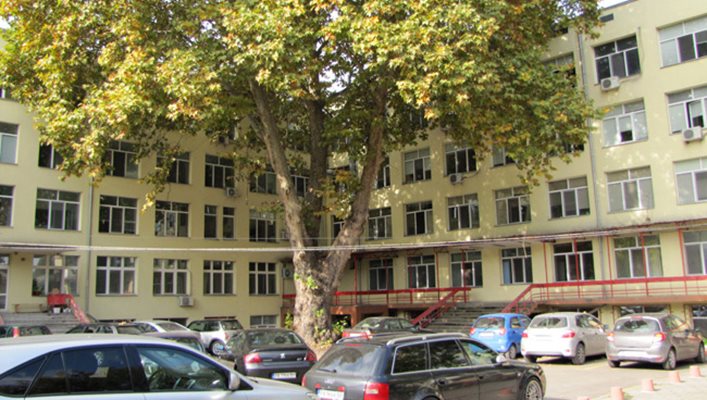 Медицинска сестра и 2 санитарки сред новите 5-има заразени в Пазарджишко