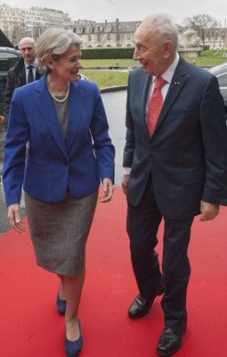 Ирина Бокова и Шимон Перес по време на последното му посещение в ЮНЕСКО през март т.г.