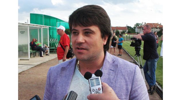 Николай Филипов дава интервю за бургаски медии като собственик на ФК “Нефтохимик” през 2013 г.

СНИМКА: АРХИВ