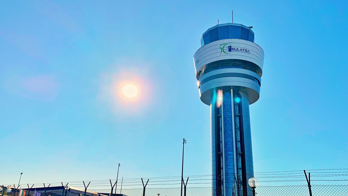 Кулата на летище София стана на 10 години