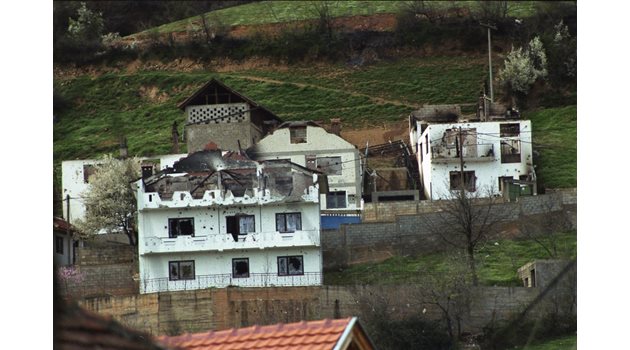 Част от разрушените къщи в Тетово
СНИМКА: ИВАН ГРИГОРОВ

