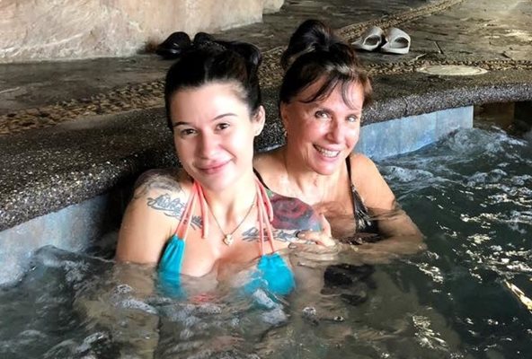 Архивна снимка на Кичка Бодурова и дъщеря й на почивка в Мексико.
Снимка: Личен фейсбук профил на Кичка Бодурова
