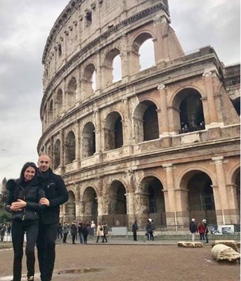 Любуват се и на Колизеума в Рим